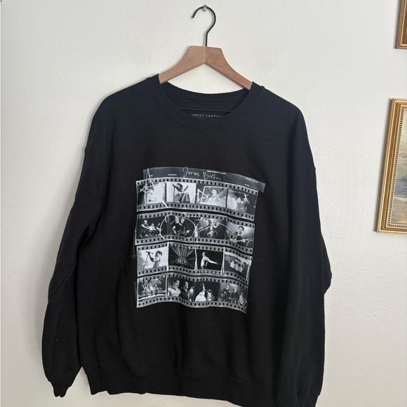 Jonas Brothers Tops - The Jonas Brother Tour Pullover Black 5 Album Concert Black Cotton Large EUC BB